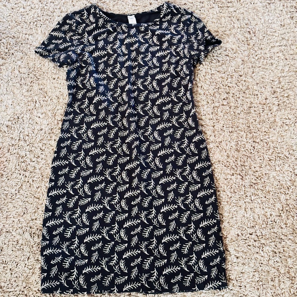 Old Navy Black and White Leaf Print Midi Dress